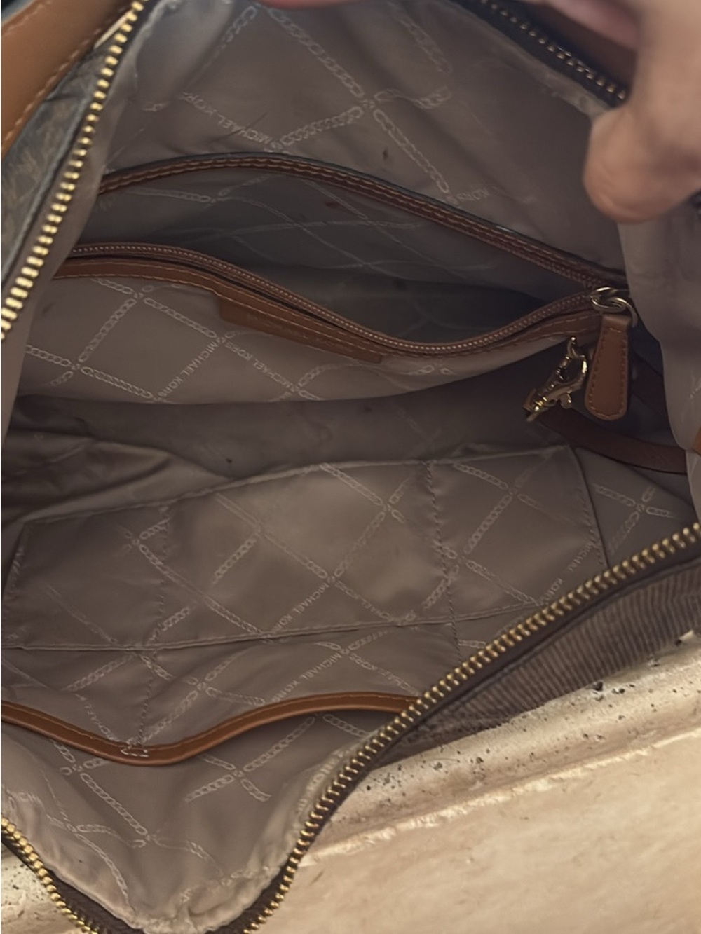 Michael Kors Brown & Tan Signature Hobo with Matching Wallet - Picture 3 of 6
